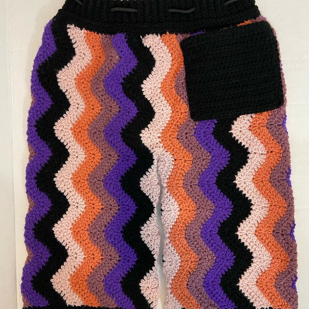 Unisex/Men’s Handmade Crochet Ripple/Wave Pattern Shorts- Size Small - Picture 2 of 2